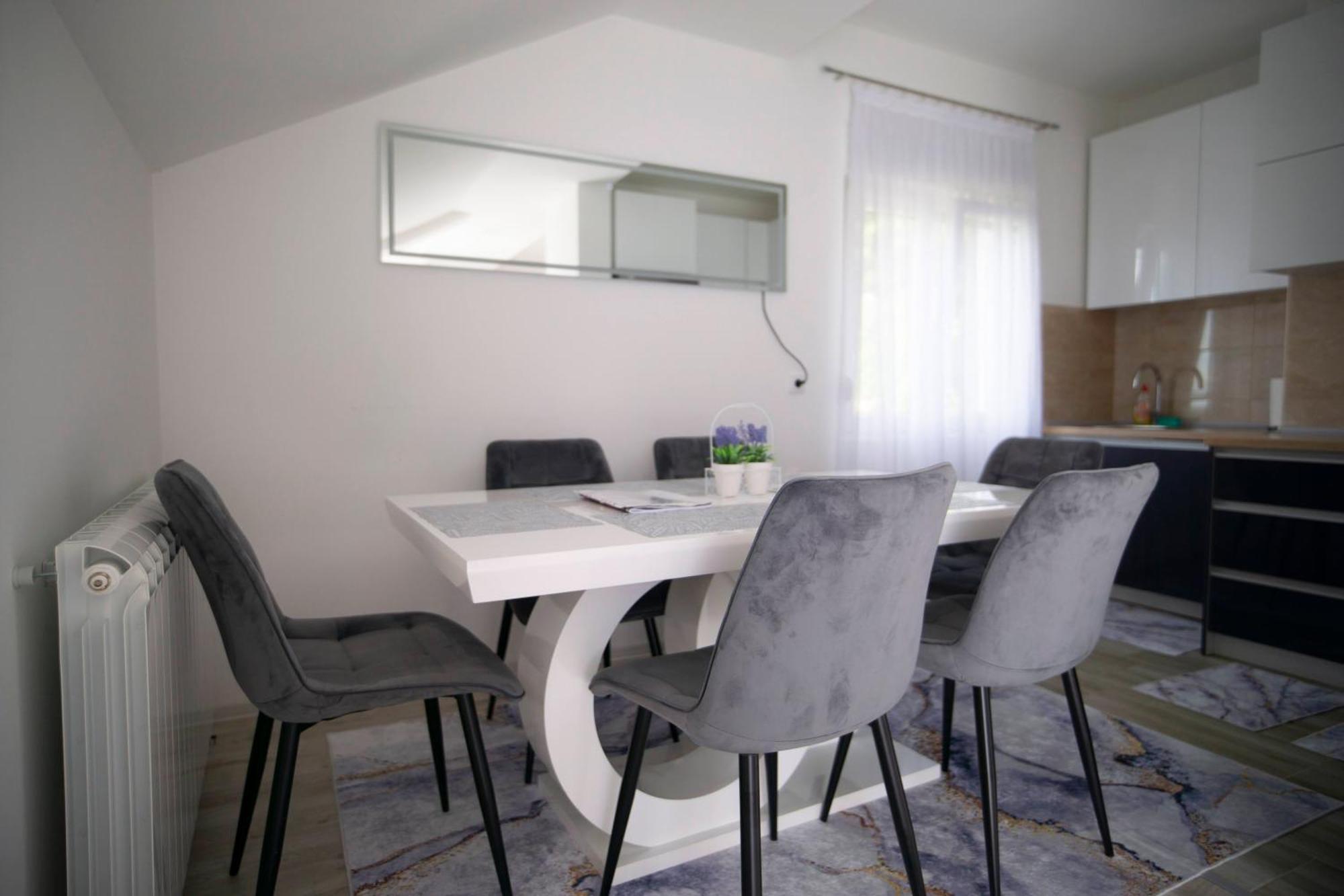 Luxury Apartments Milicevic Требинье Экстерьер фото
